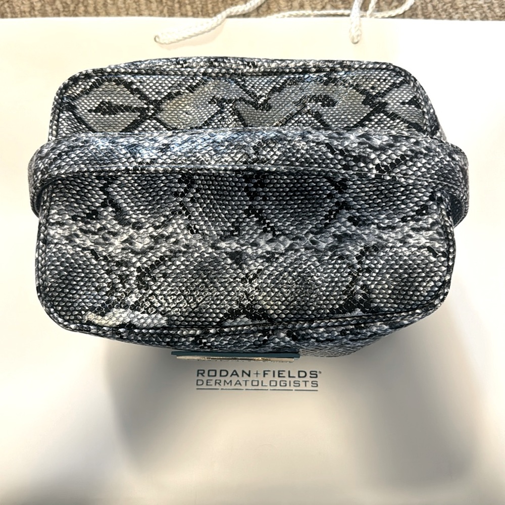 Rodan + Fields cosmetic/skin care travel bag